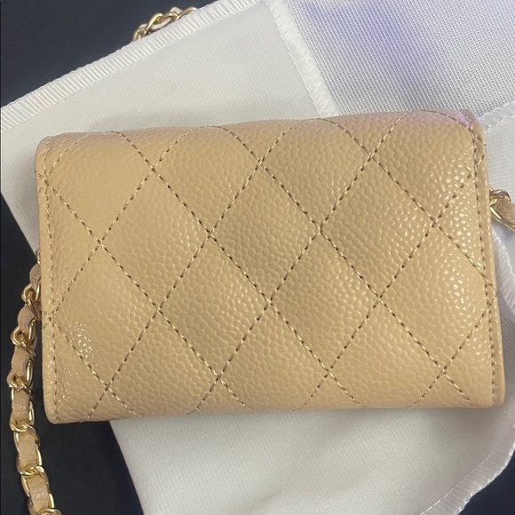 💕Chanel beige tan Mini wallet Quilted Bag with Gold Chain - Picture 6 of 12